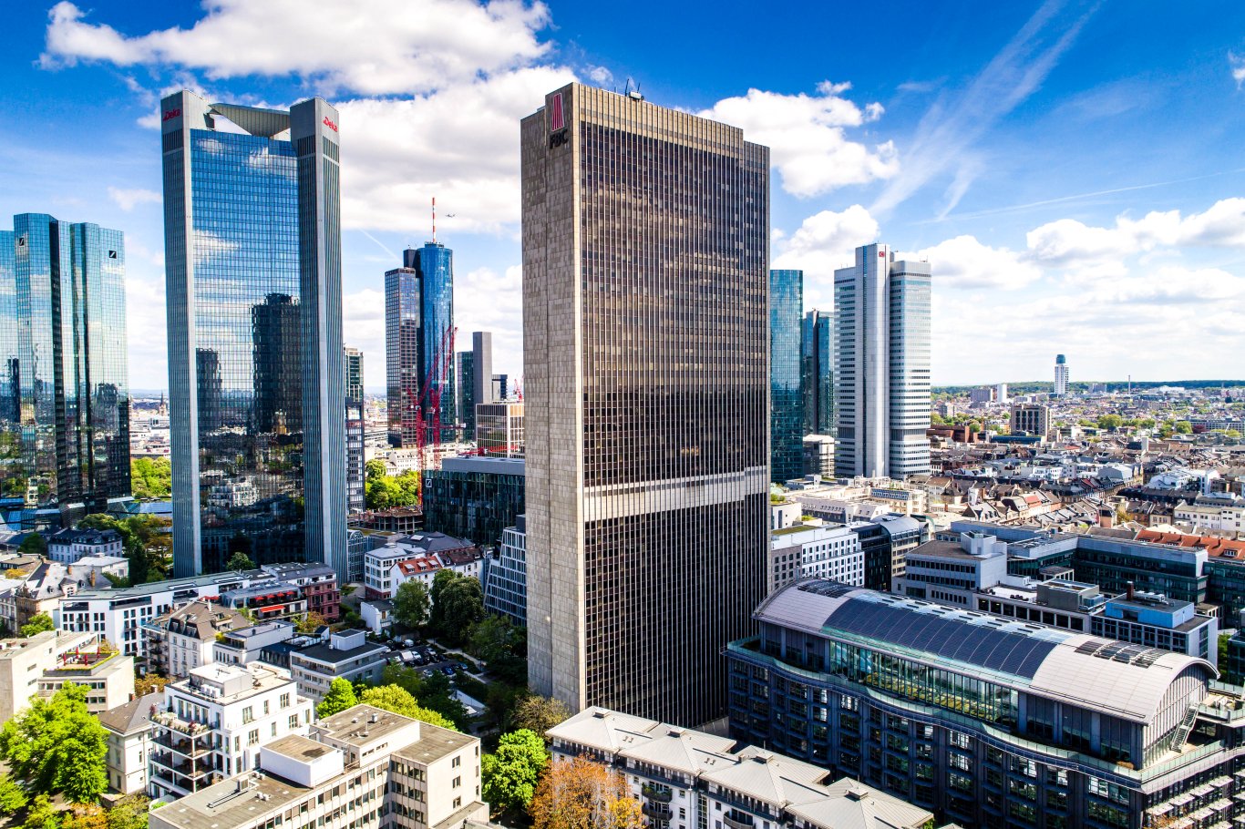 15 Jahre Erfahrung in der Projektsteuerung am Immobilienmarkt in Frankfurt und dem Rhein-Main-Gebiet.