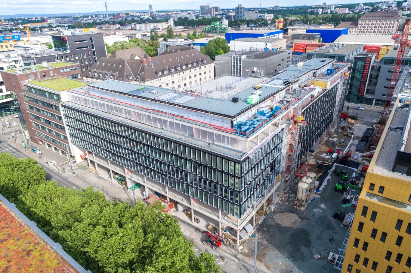 Neubau Bürogebäude mit Werkstatt, Verkaufstätte, Schulungszentrum und Parkhaus, Frankfurt a.M.